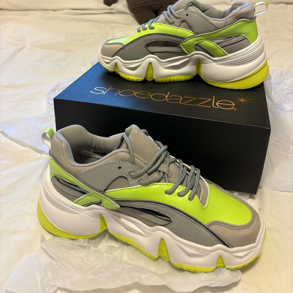 Shoedazzle sneakers size 9 woman